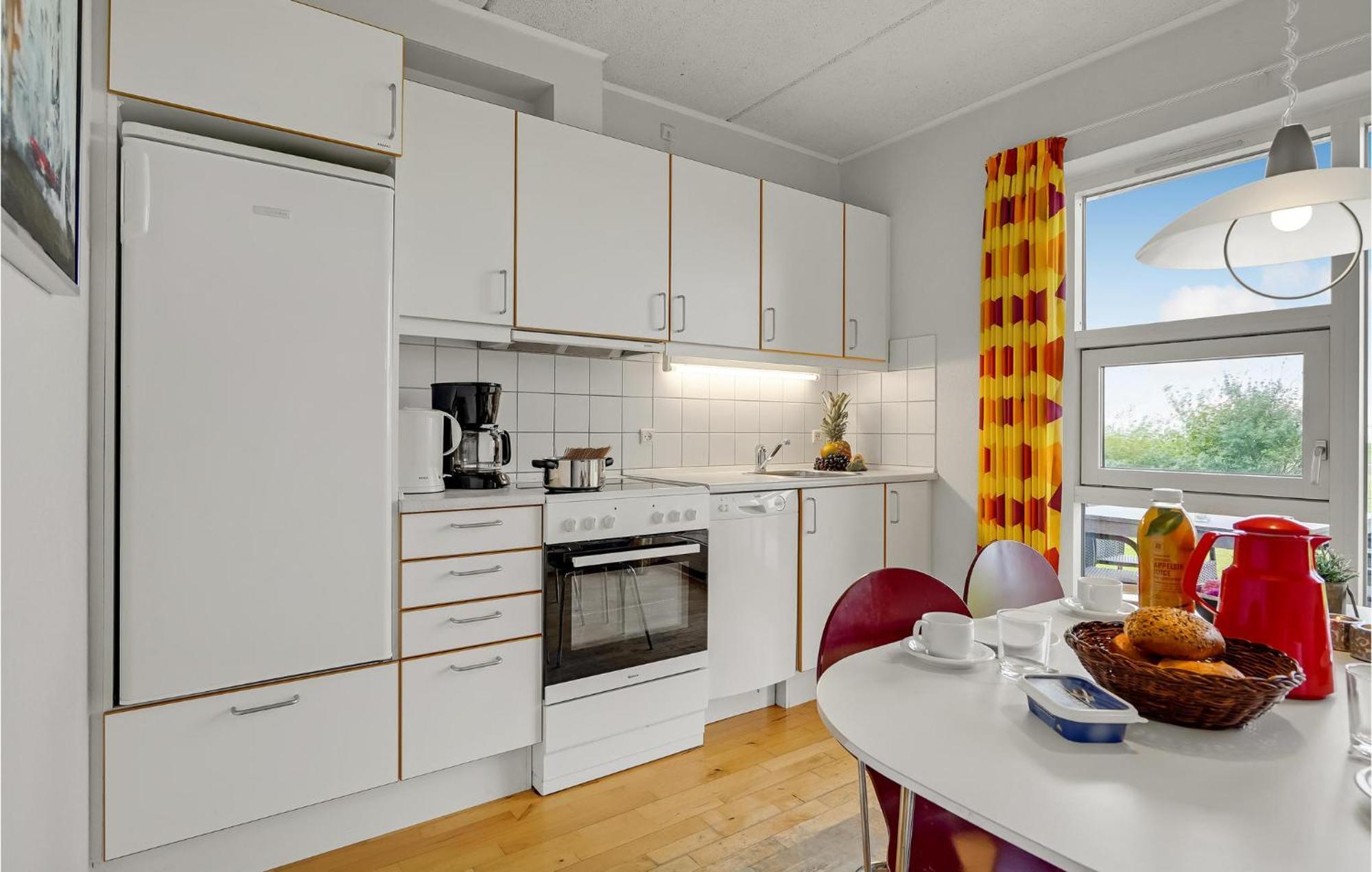 2 Bedroom Stunning Home In Hojer Exterior photo