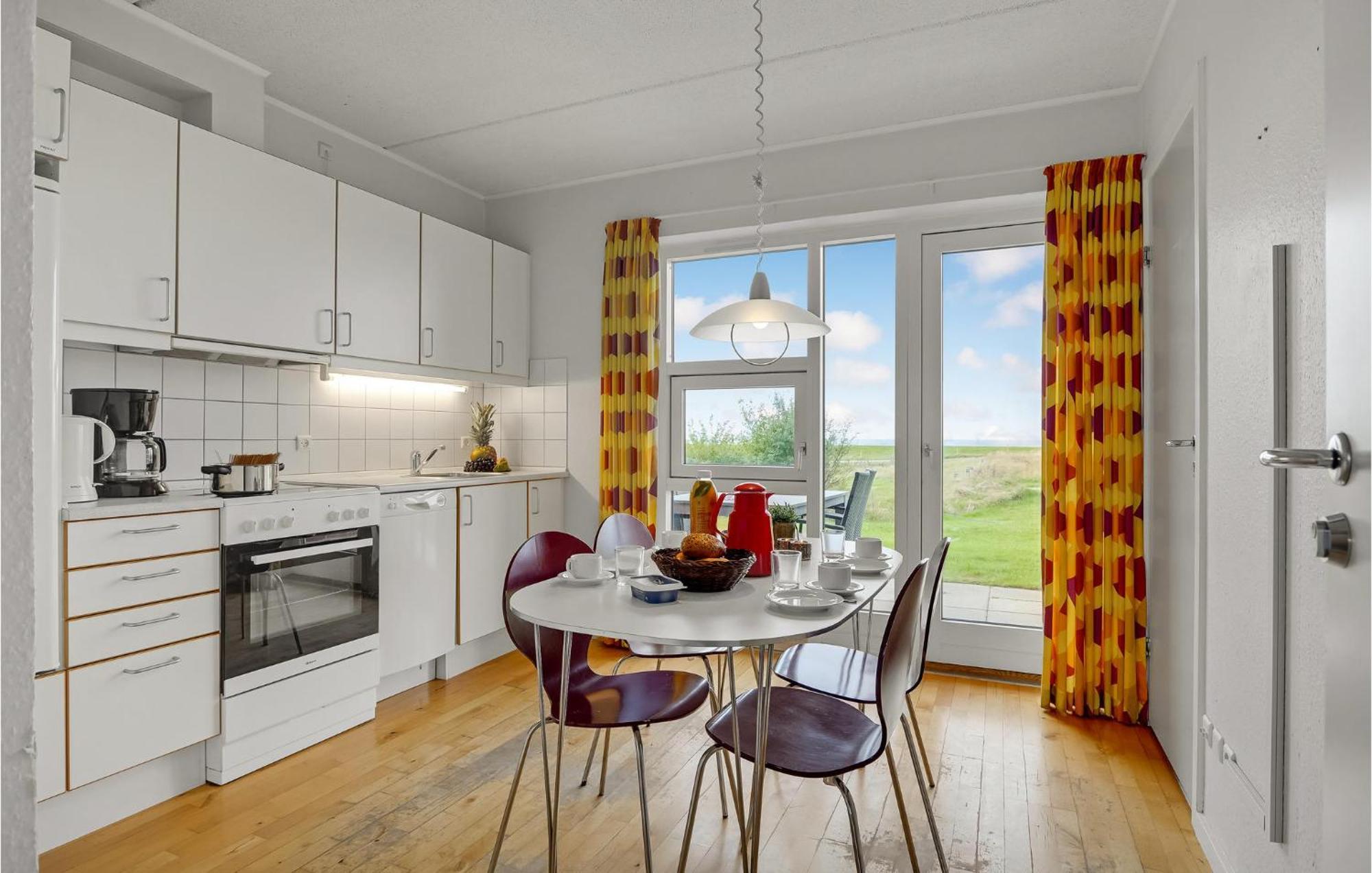 2 Bedroom Stunning Home In Hojer Exterior photo